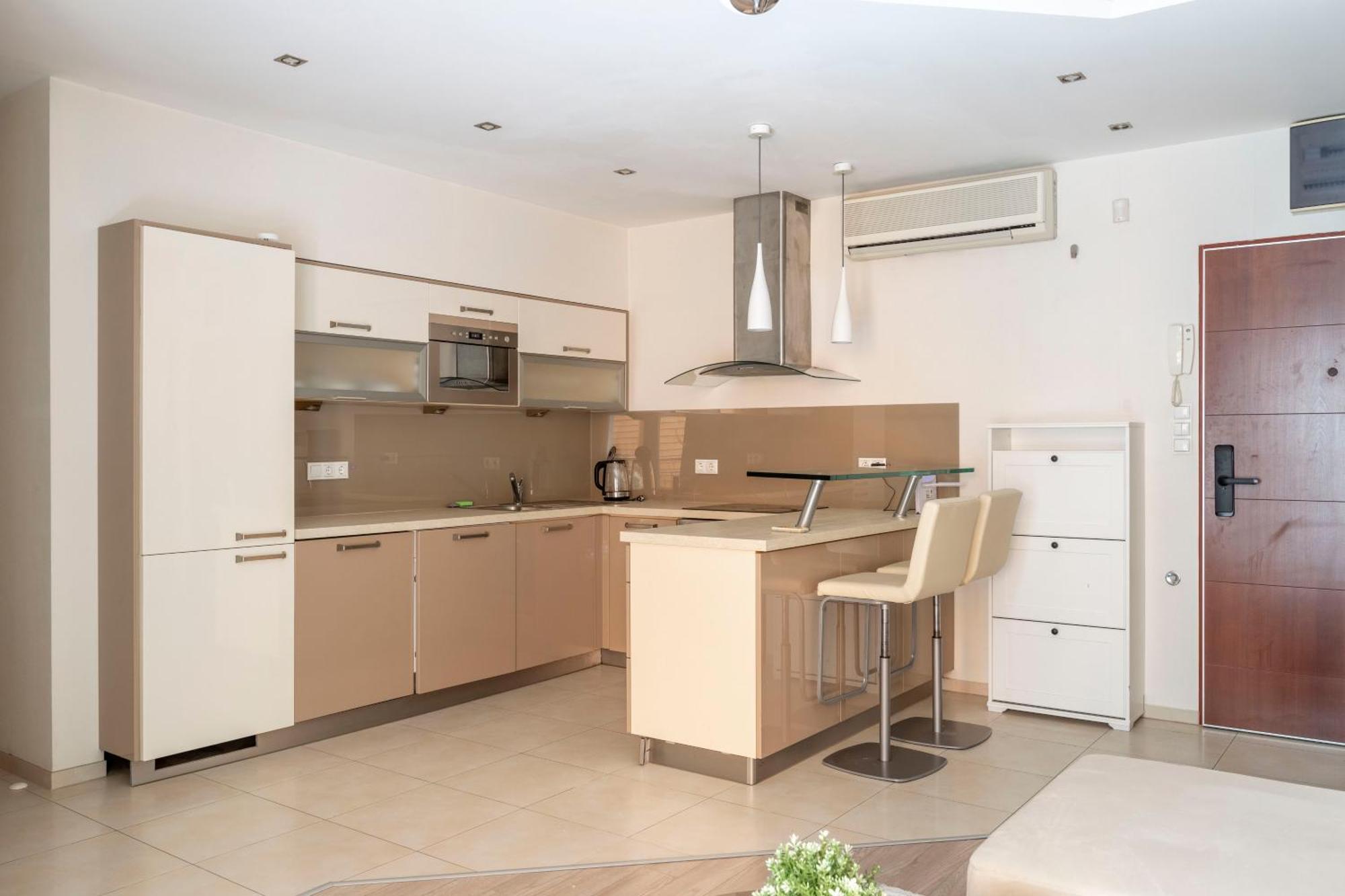 Exclusive With Balcony By Prestige Homes Budapeste